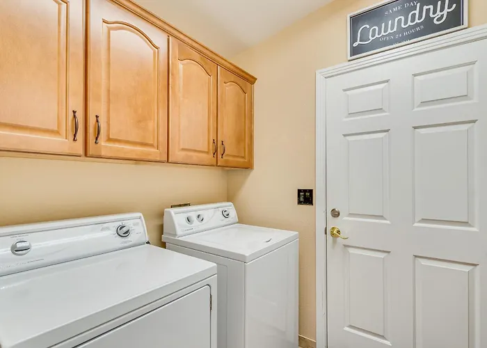 Havasu Escape: Patio, Pool + Grill! Ferienhaus Lake Havasu City