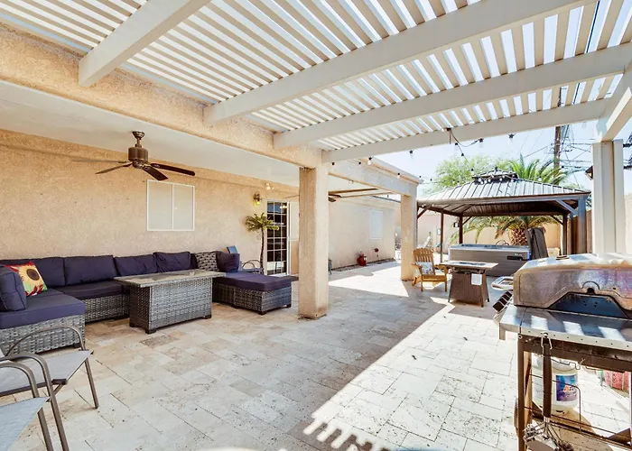 Havasu Escape: Patio, Pool + Grill! Ferienhaus *