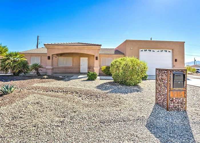 Havasu Escape: Patio, Pool + Grill! Dom wakacyjny Lake Havasu City